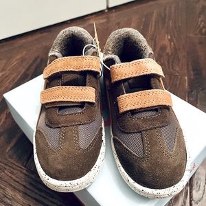 NWT Cat & Jack Nevada Sneaker, size 13